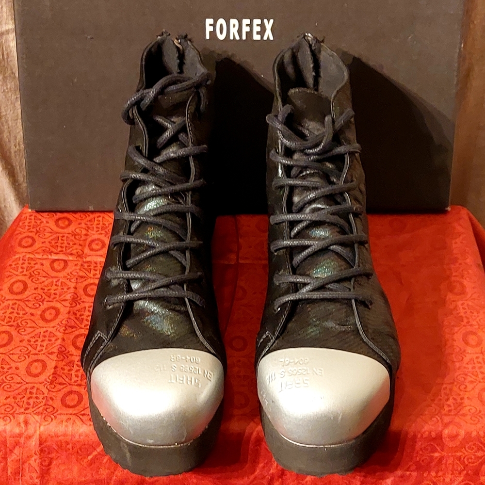Forfex 'No Kill' iridescent black steel-toed sneaker boots, EU40, EUC